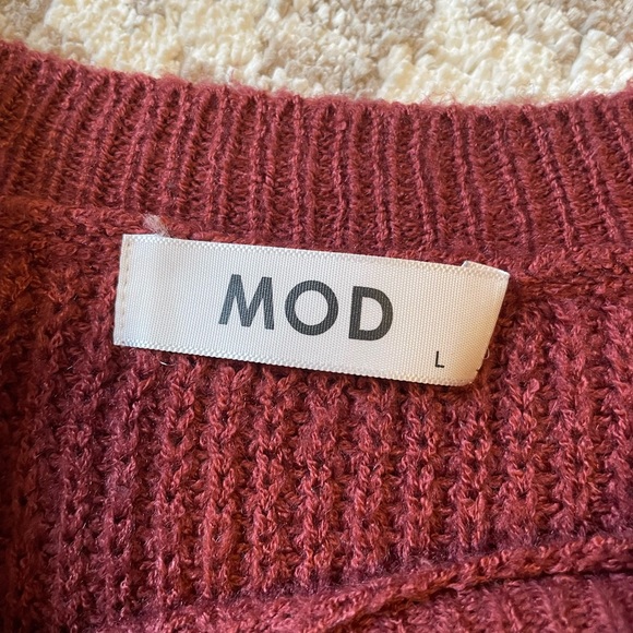 MOD Boutique Sweater in Rust Orange, Size L - Picture 2 of 2